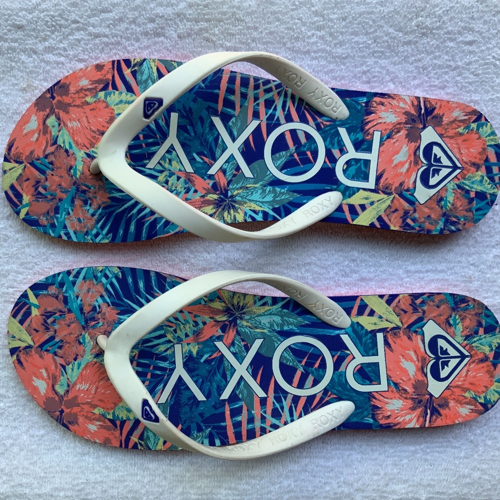 Roxy multicolored flip flops